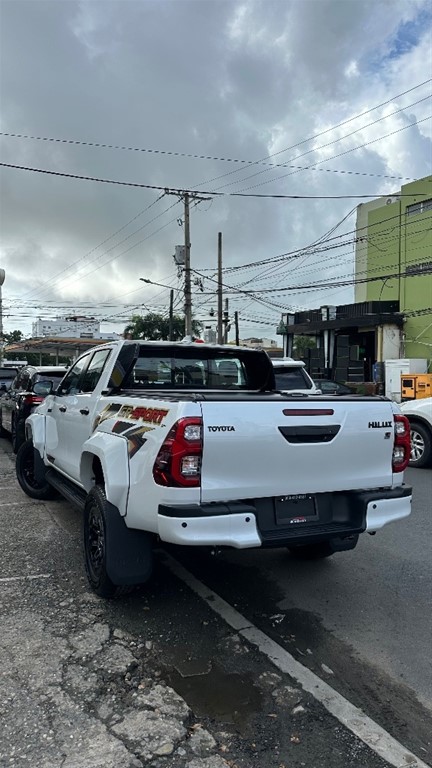 2025 Toyota Hilux GR Sport — foto 2 / 10