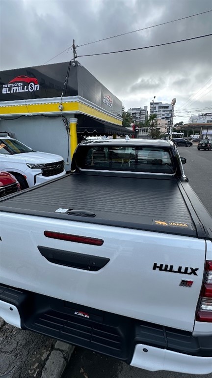 2025 Toyota Hilux GR Sport — foto 5 / 10