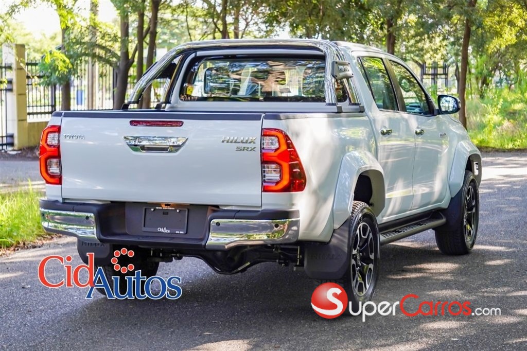 2025 Toyota Hilux WIDE TREAD — foto 3 / 12