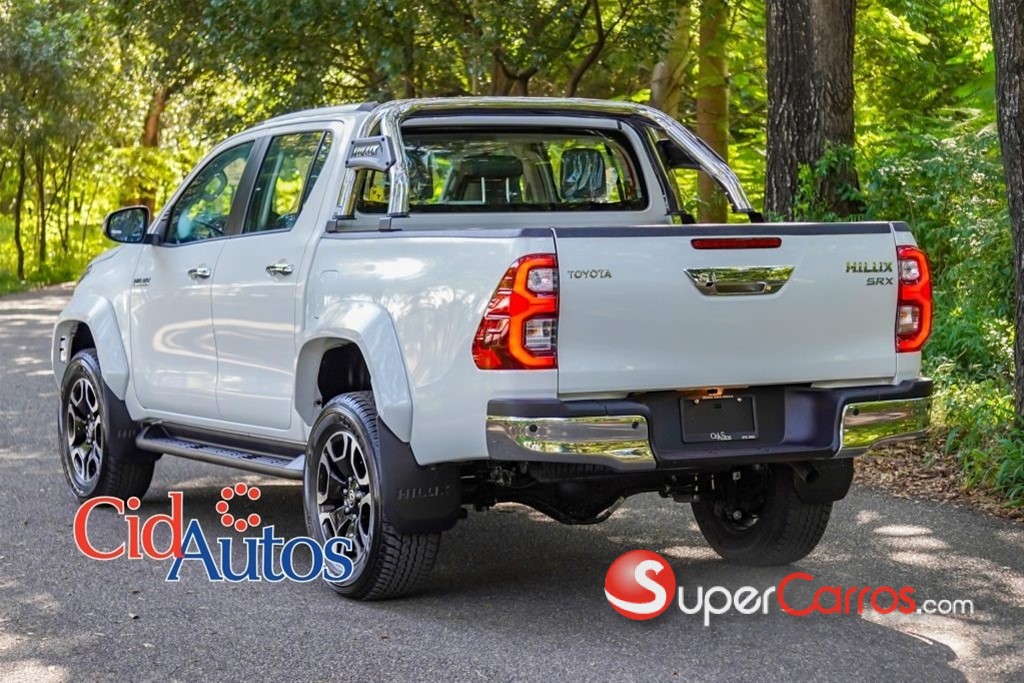 2025 Toyota Hilux WIDE TREAD — foto 4 / 12