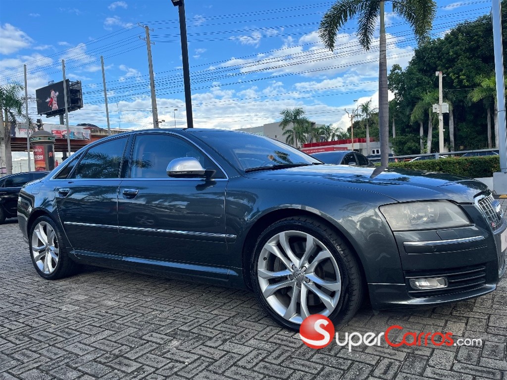 2009 Audi S8