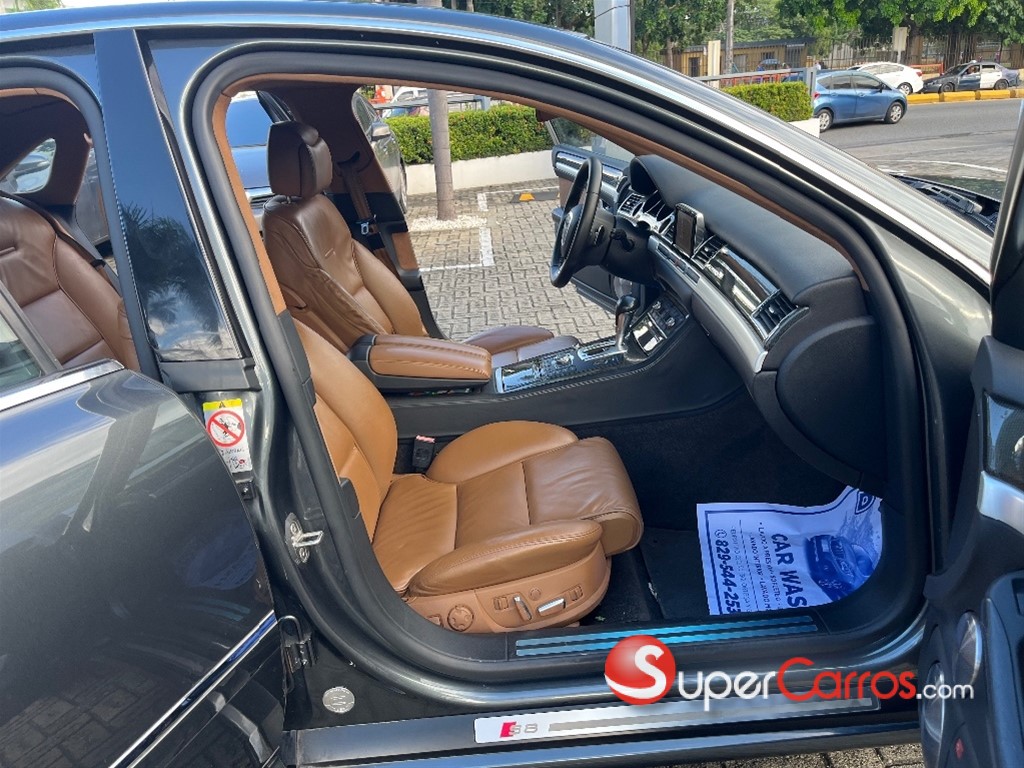 2009 Audi S8 — foto 10 / 11