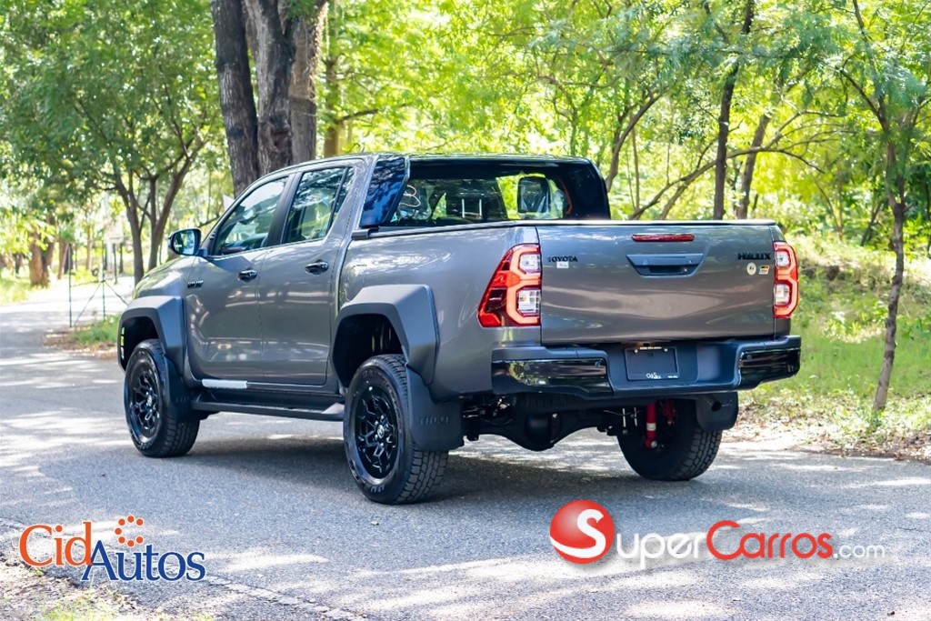 2027 Toyota Hilux GR Sport — foto 4 / 12