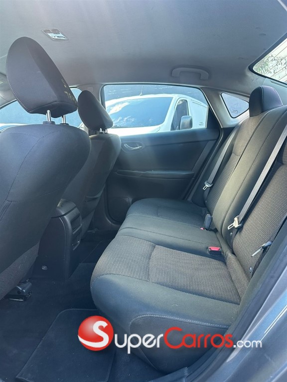 2019 Nissan Sentra S — foto 4 / 11