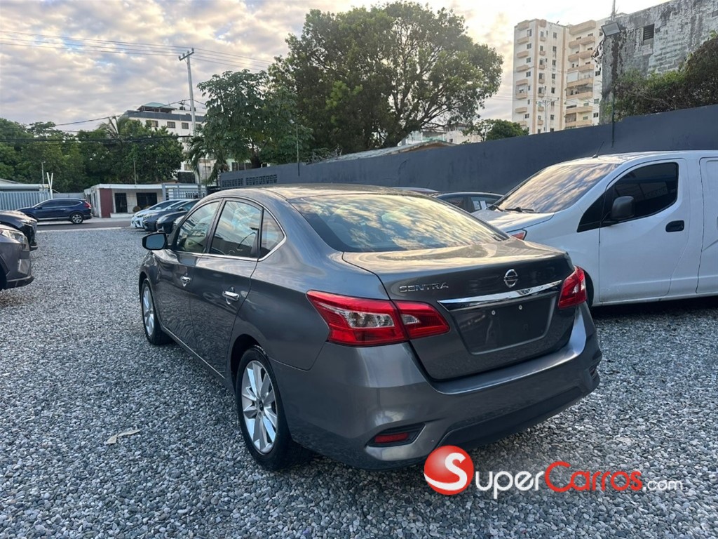 2019 Nissan Sentra S — foto 7 / 11