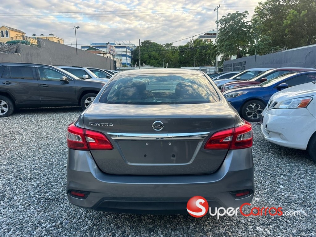 2019 Nissan Sentra S — foto 8 / 11