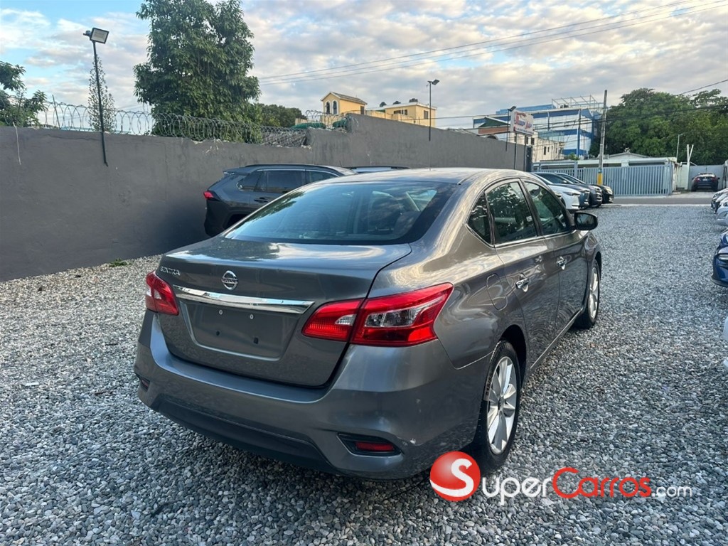 2019 Nissan Sentra S — foto 9 / 11
