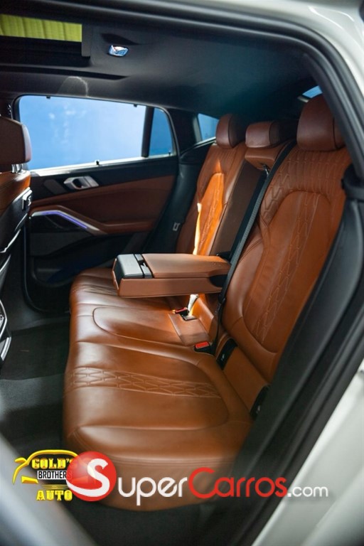 2024 BMW X 6 M60i — foto 8 / 12