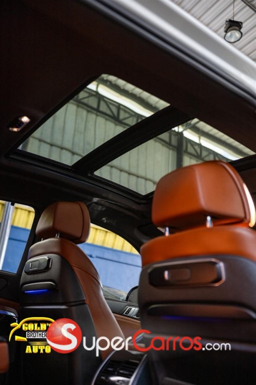 2024 BMW X 6 M60i — foto 9 / 12