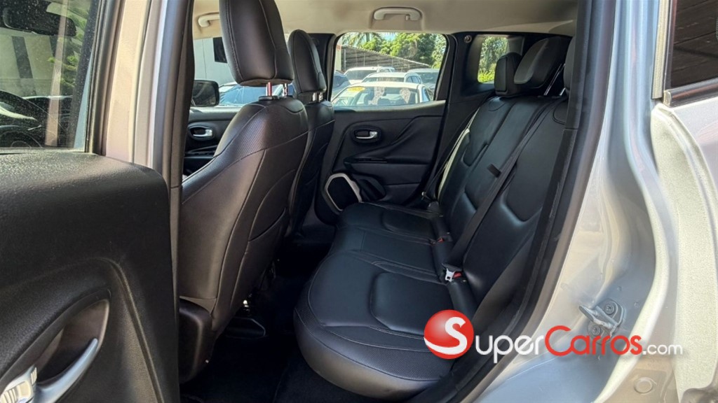 2017 Jeep Renegade Limited — foto 8 / 9