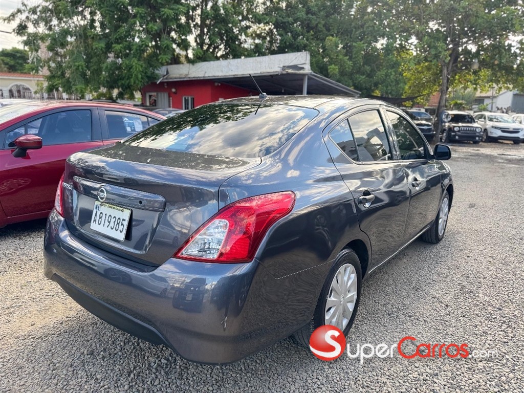 2019 Nissan Versa — foto 4 / 11
