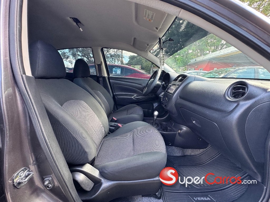 2019 Nissan Versa — foto 7 / 11