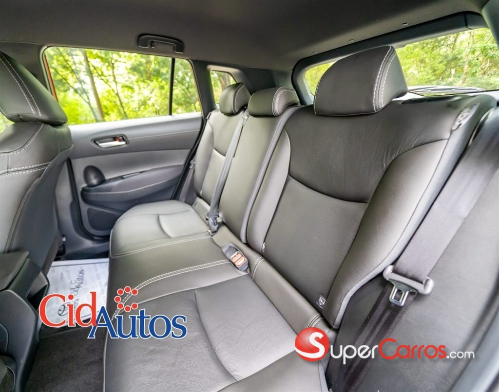 2027 Toyota Corolla Cross Low — foto 11 / 12