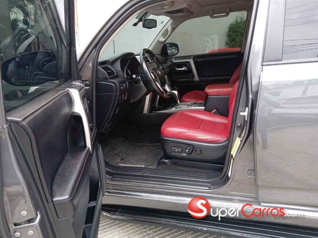 2016 Toyota 4 Runner Limited — foto 7 / 12