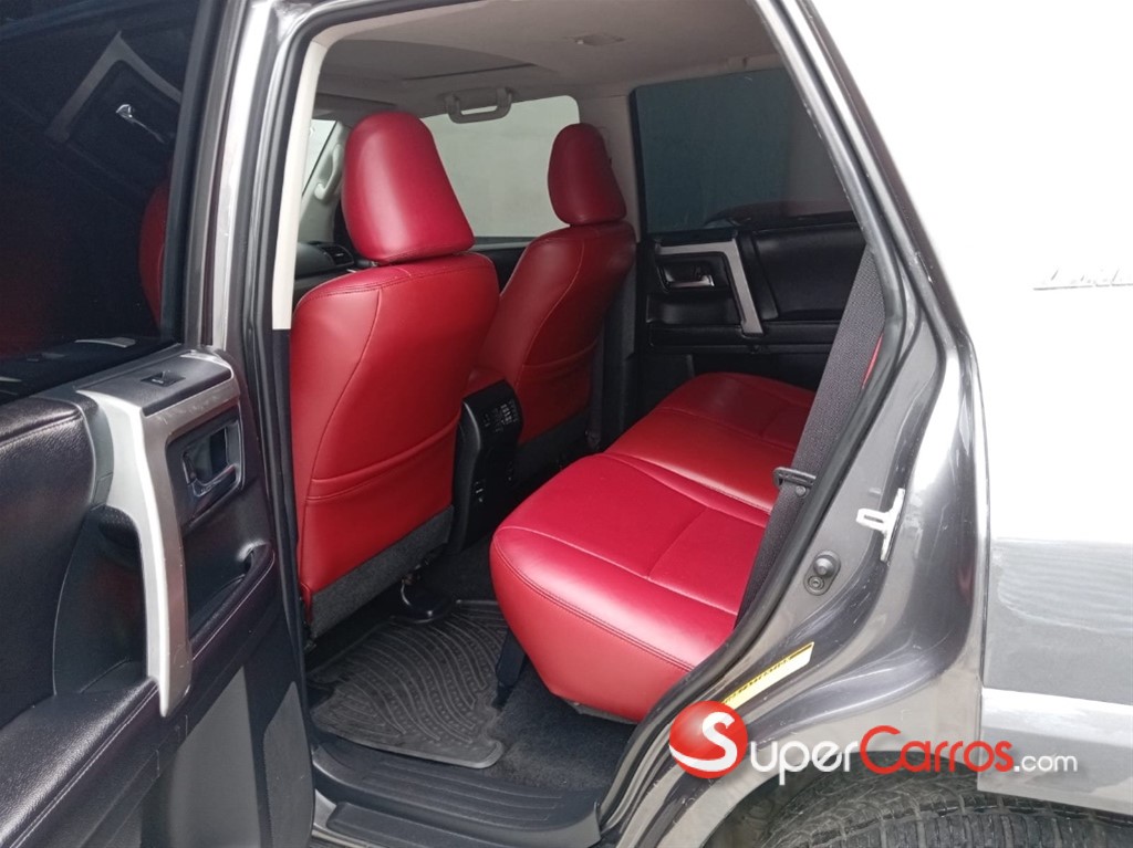 2016 Toyota 4 Runner Limited — foto 8 / 12