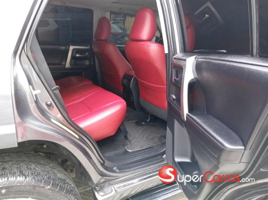2016 Toyota 4 Runner Limited — foto 10 / 12