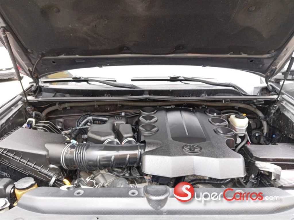2016 Toyota 4 Runner Limited — foto 11 / 12