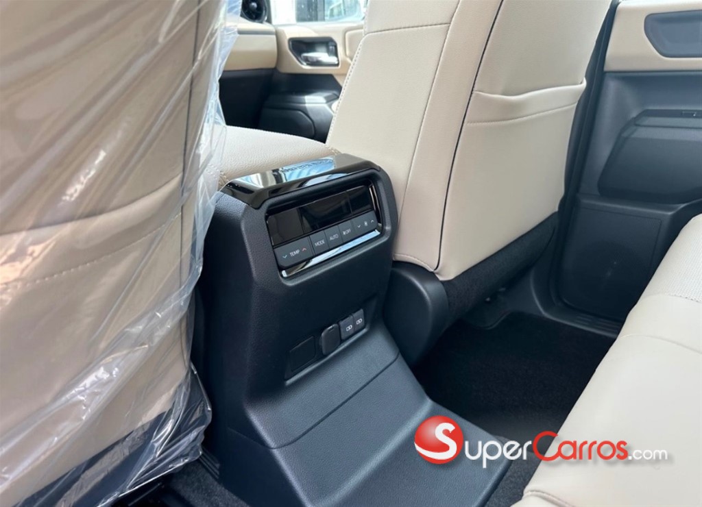 2026 Toyota Land Cruiser Prado All Rounder — foto 12 / 12