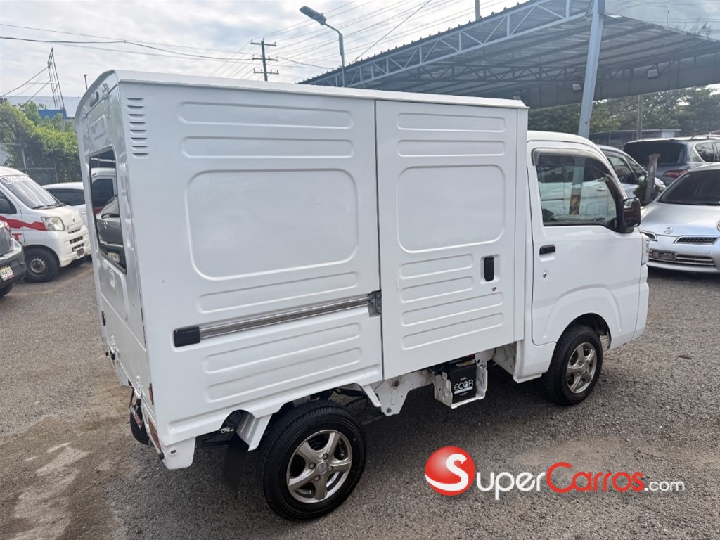 2019 Daihatsu Hijet — foto 6 / 12