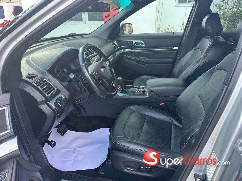2016 Ford Explorer Limited — foto 8 / 12