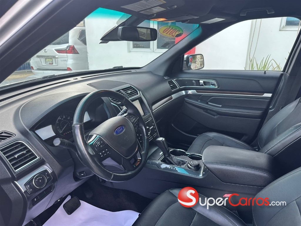 2016 Ford Explorer Limited — foto 9 / 12