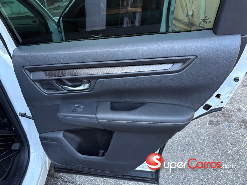 2023 Honda CR-V LX — foto 8 / 12