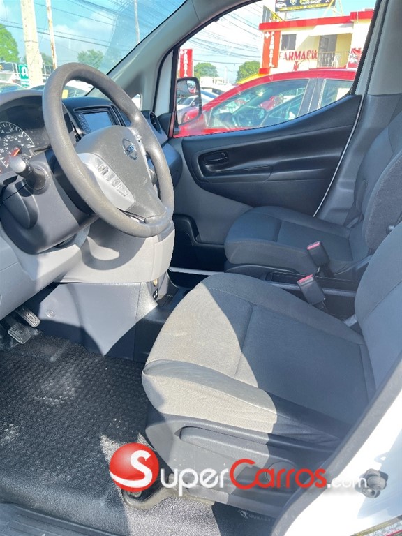 2020 Nissan NV 200 — foto 8 / 9