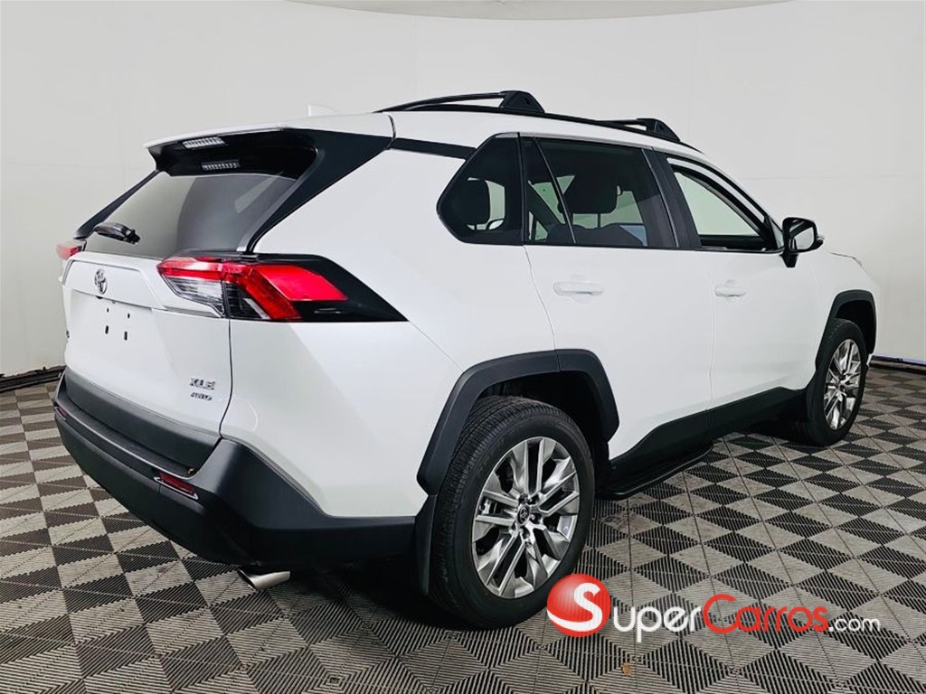 2025 Toyota RAV4 XLE Premium — foto 3 / 12