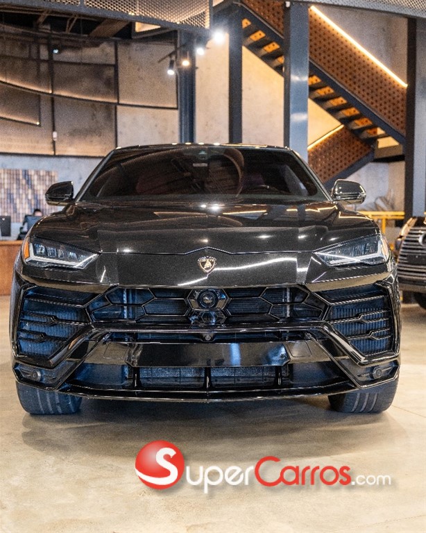 2019 Lamborghini Urus — foto 2 / 12