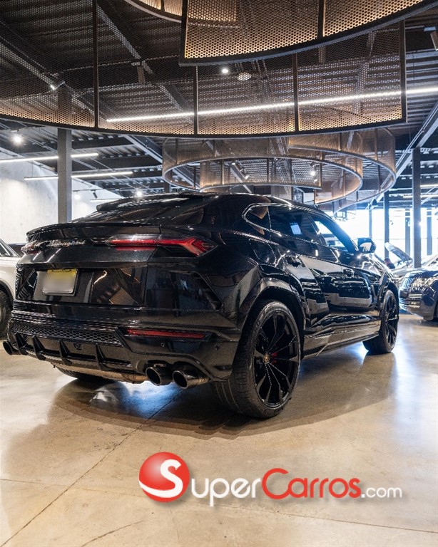 2019 Lamborghini Urus — foto 4 / 12