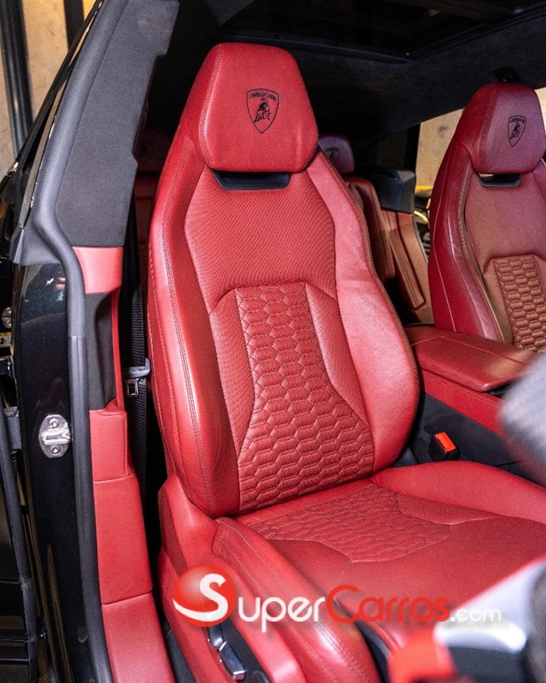 2019 Lamborghini Urus — foto 8 / 12