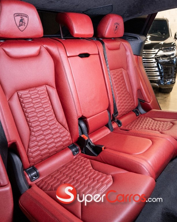 2019 Lamborghini Urus — foto 11 / 12