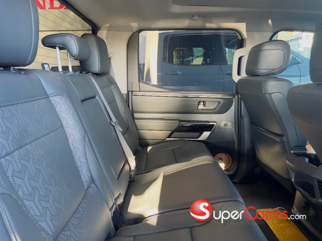2022 Toyota Tundra LIMITED — foto 7 / 12