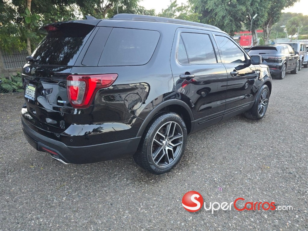 2017 Ford Explorer Sport — foto 2 / 10