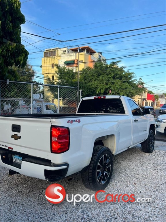 2018 Chevrolet Silverado — foto 5 / 6