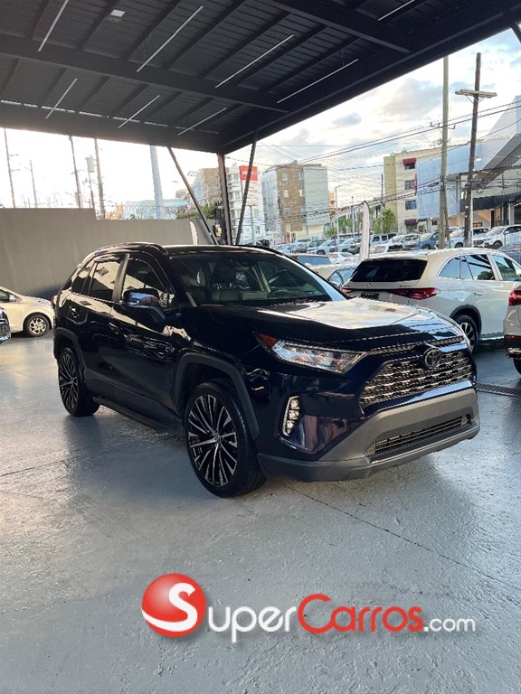 2021 Toyota RAV4 XLE Premium — foto 2 / 9