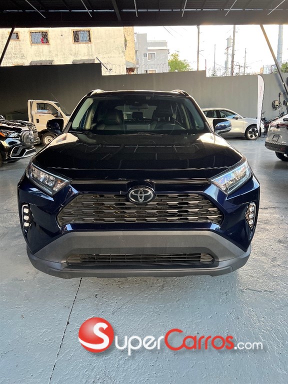 2021 Toyota RAV4 XLE Premium — foto 3 / 9