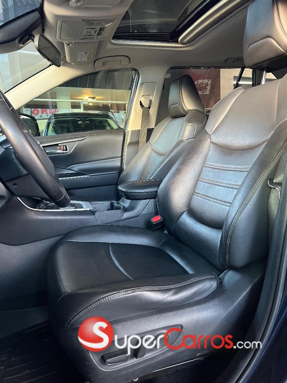 2021 Toyota RAV4 XLE Premium — foto 5 / 9
