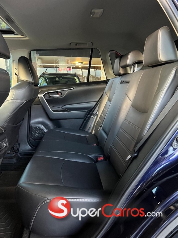 2021 Toyota RAV4 XLE Premium — foto 6 / 9