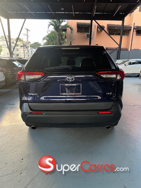 2021 Toyota RAV4 XLE Premium — foto 9 / 9