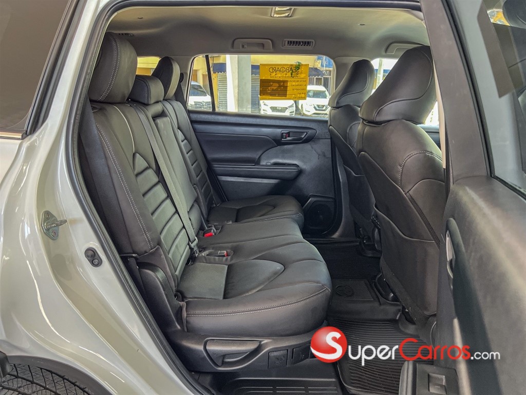 2023 Toyota Highlander LE Plus — foto 7 / 11