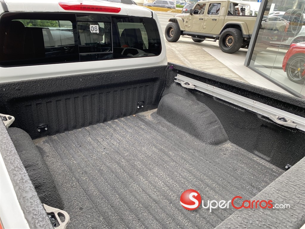 2025 Nissan Navara PRO X4 — foto 5 / 11