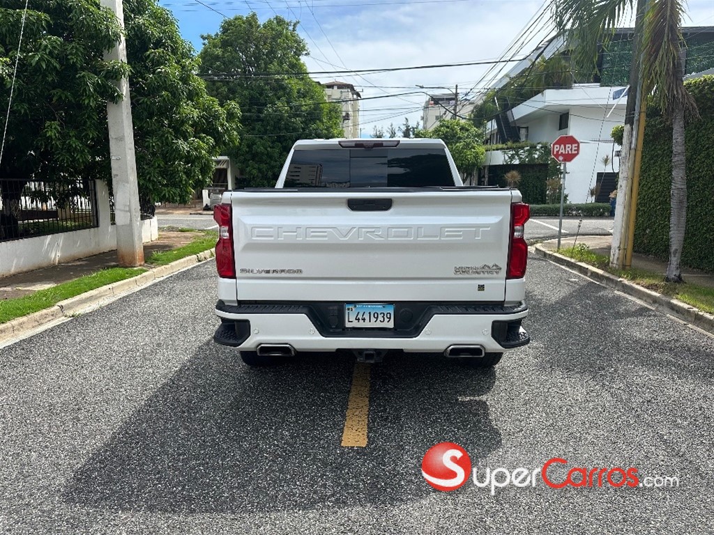 2021 Chevrolet Silverado High Country — foto 3 / 10