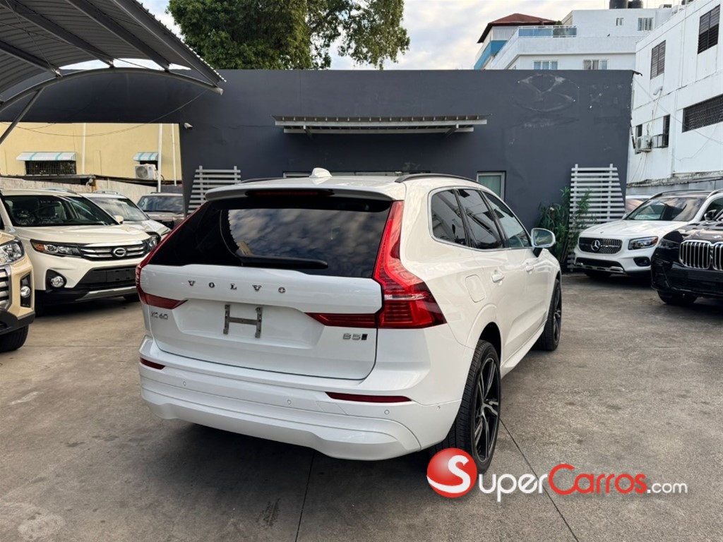 2022 Volvo XC60 B5 Inscription — foto 5 / 12