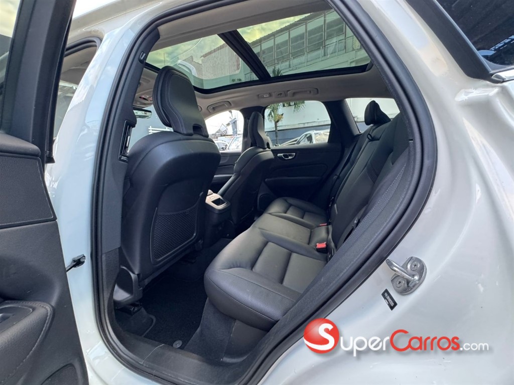 2022 Volvo XC60 B5 Inscription — foto 8 / 12