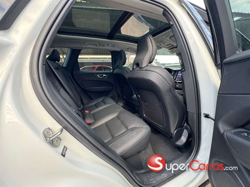 2022 Volvo XC60 B5 Inscription — foto 10 / 12