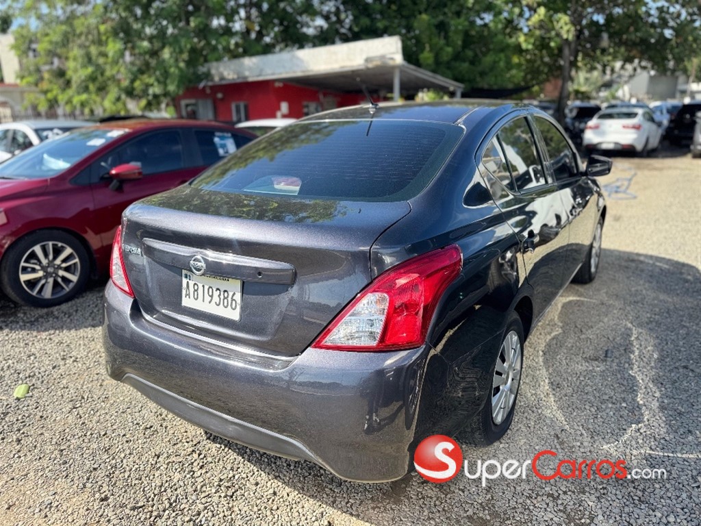 2019 Nissan Versa — foto 5 / 11