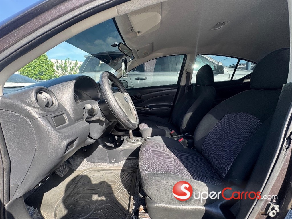 2019 Nissan Versa — foto 9 / 11