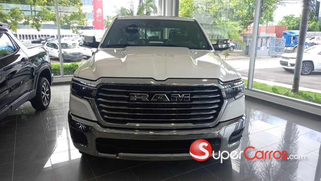 2026 Ram 1500 Laramie Crew Cab — foto 3 / 4