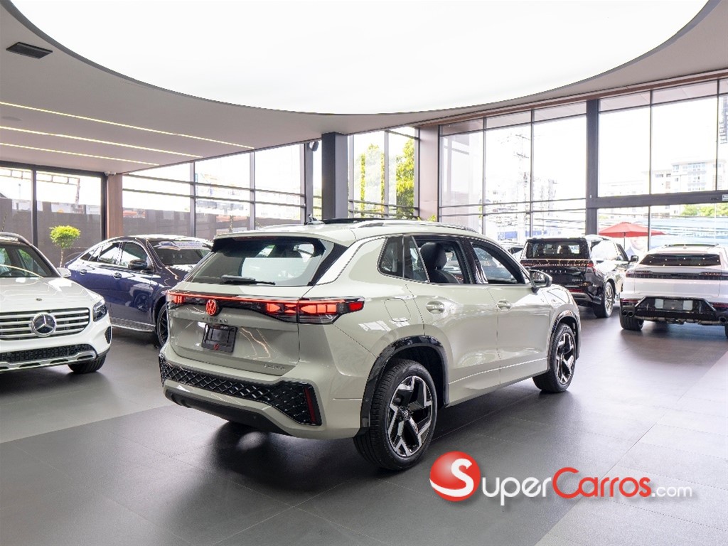 2026 Volkswagen Tiguan R Design — foto 8 / 10